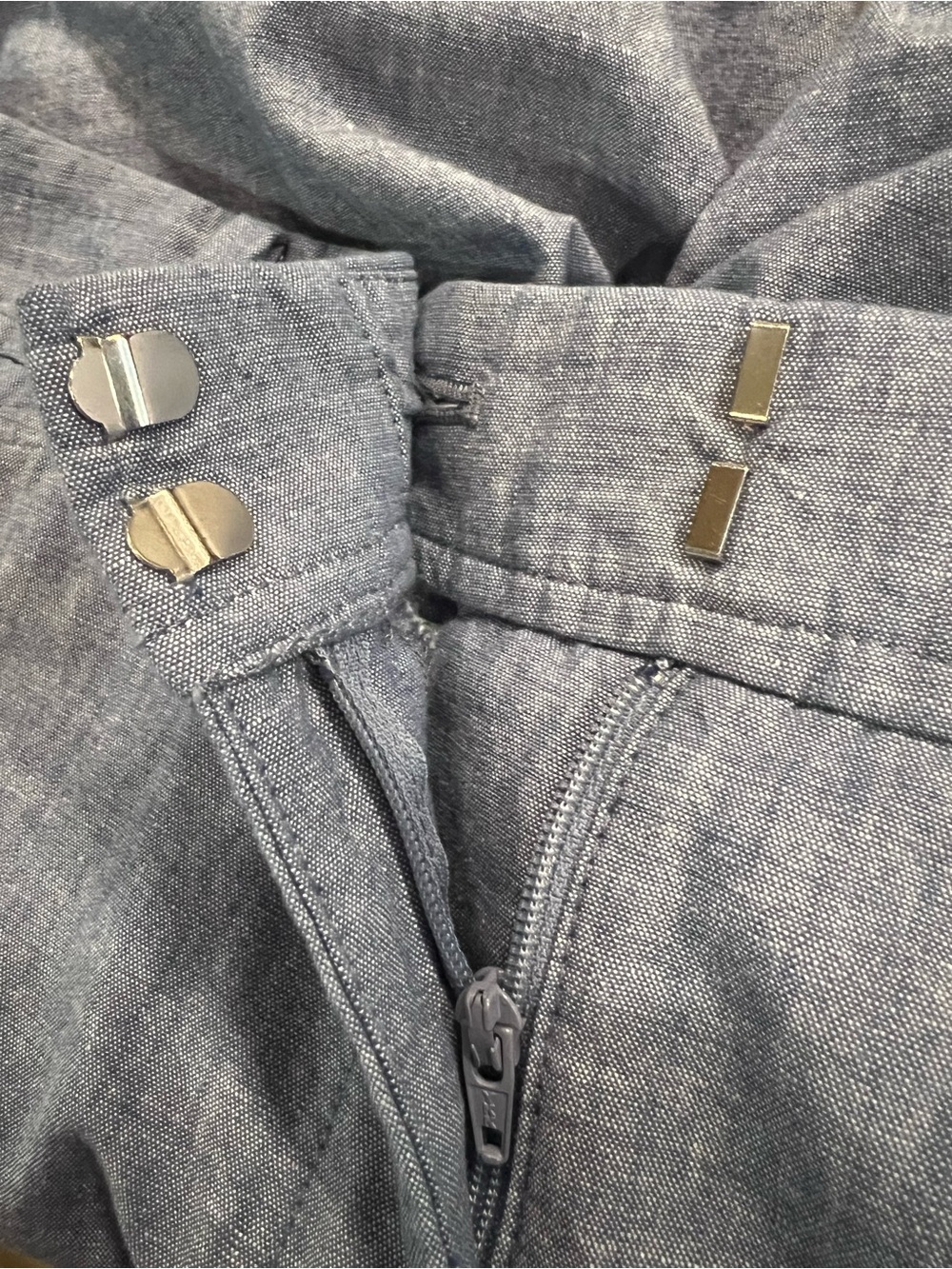 Talbots Perfect Short Chambray Blue Cotton Bermuda Shorts Size 6 - Picture 4 of 7
